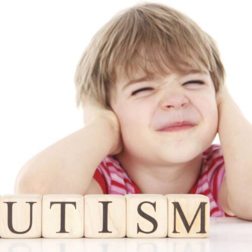 Cómo continuar el tratamiento conductual para niños con autismo durante la cuarentena